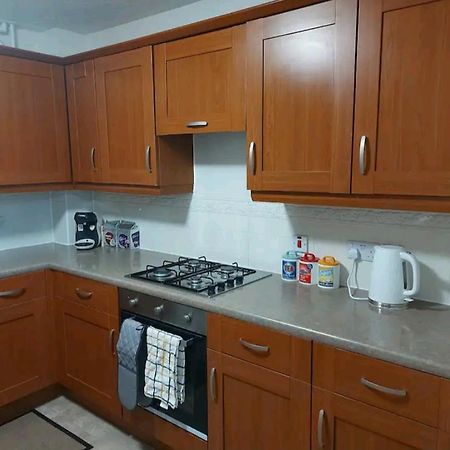 2 Bedroom Apartment Exhall ภายนอก รูปภาพ