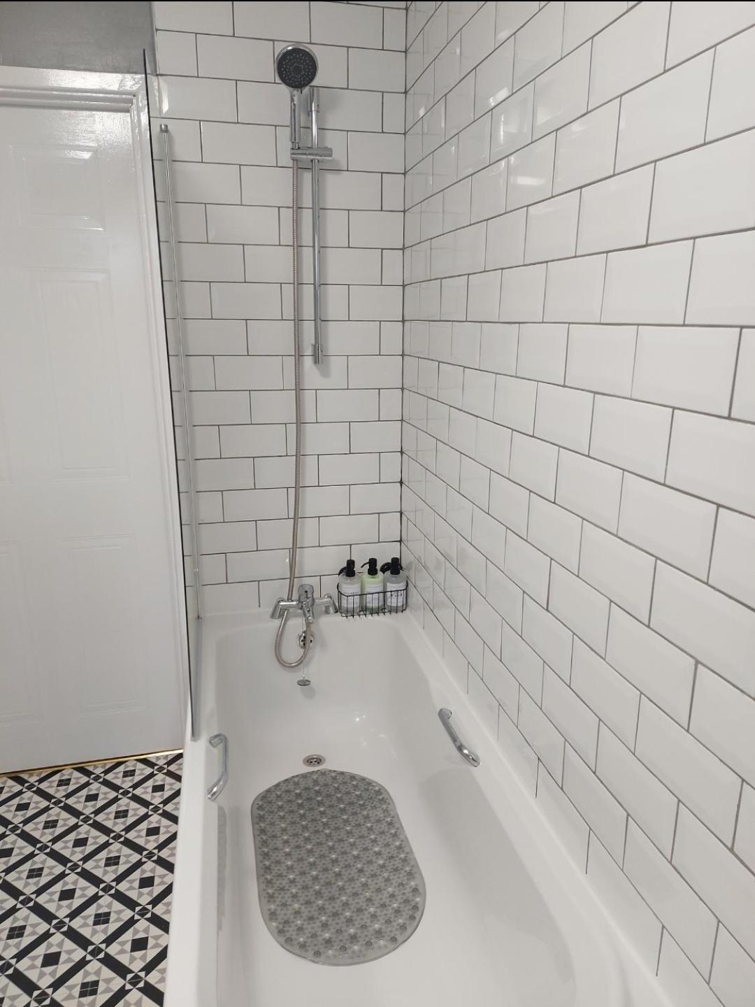 2 Bedroom Apartment Exhall ภายนอก รูปภาพ